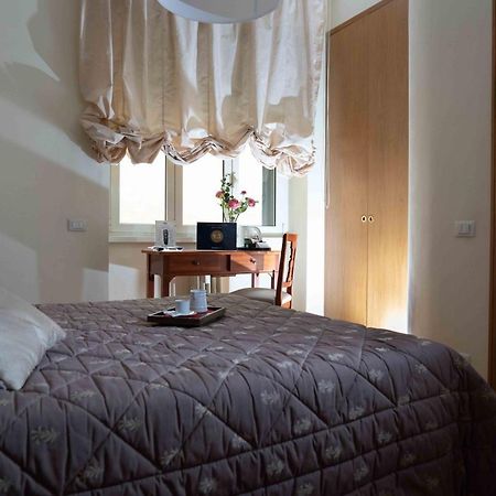 Domus Cavour Guest House Рим Экстерьер фото
