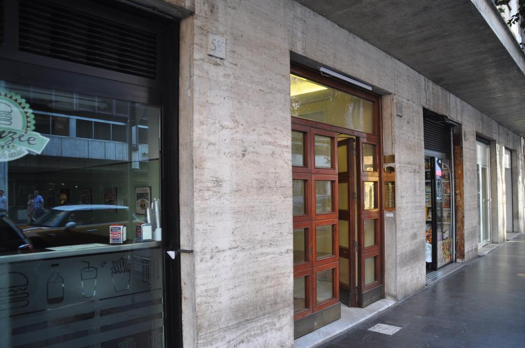 Domus Cavour Guest House Рим Экстерьер фото