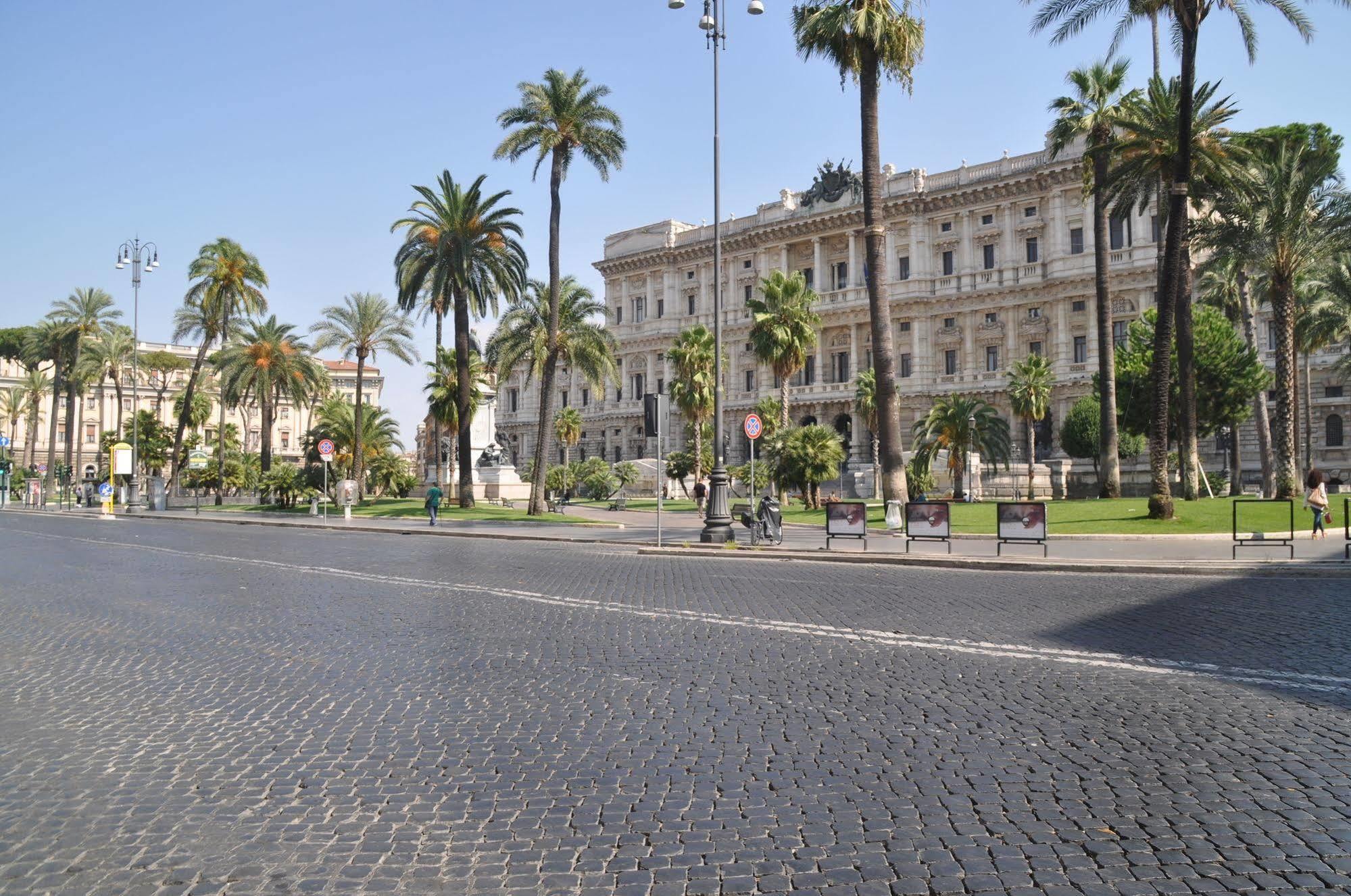 Domus Cavour Guest House Рим Экстерьер фото