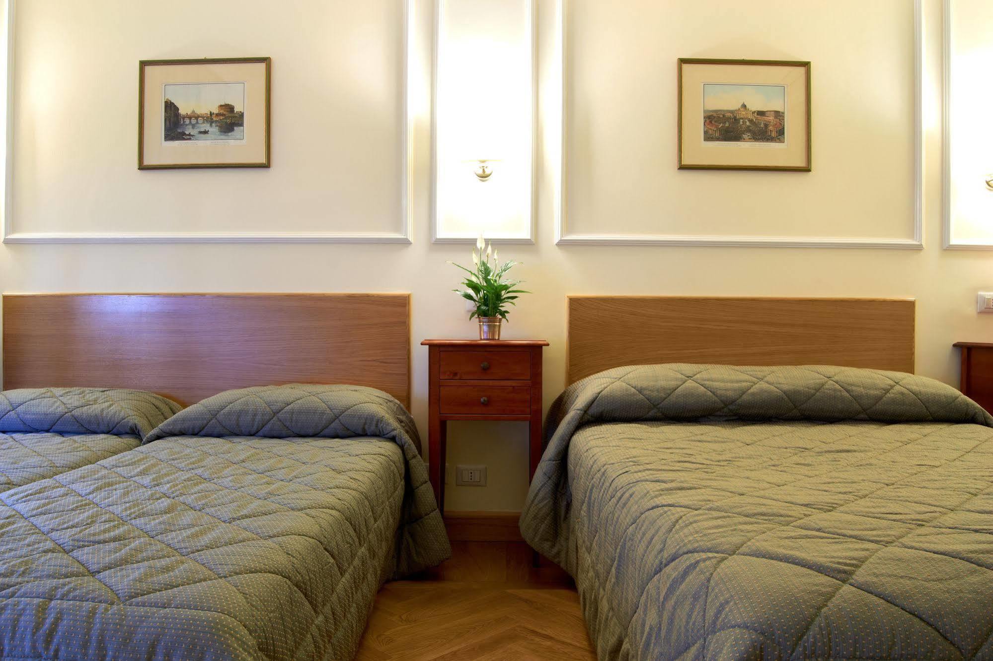 Domus Cavour Guest House Рим Экстерьер фото
